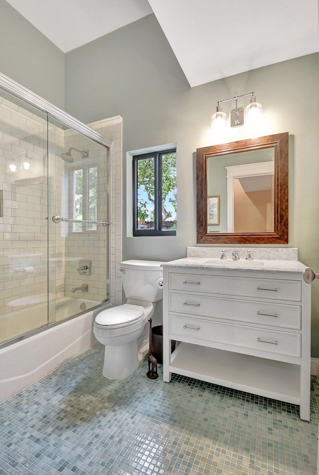 1099 Southwest 2nd Street Boca Raton, FL 33486 - Photo 9 of 47 Bathroom #2