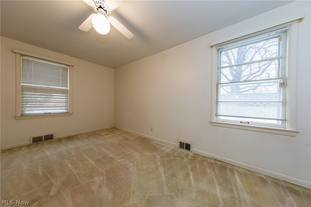 2267 Edgerton Road Cleveland, OH 44118 - Photo 22 of 33