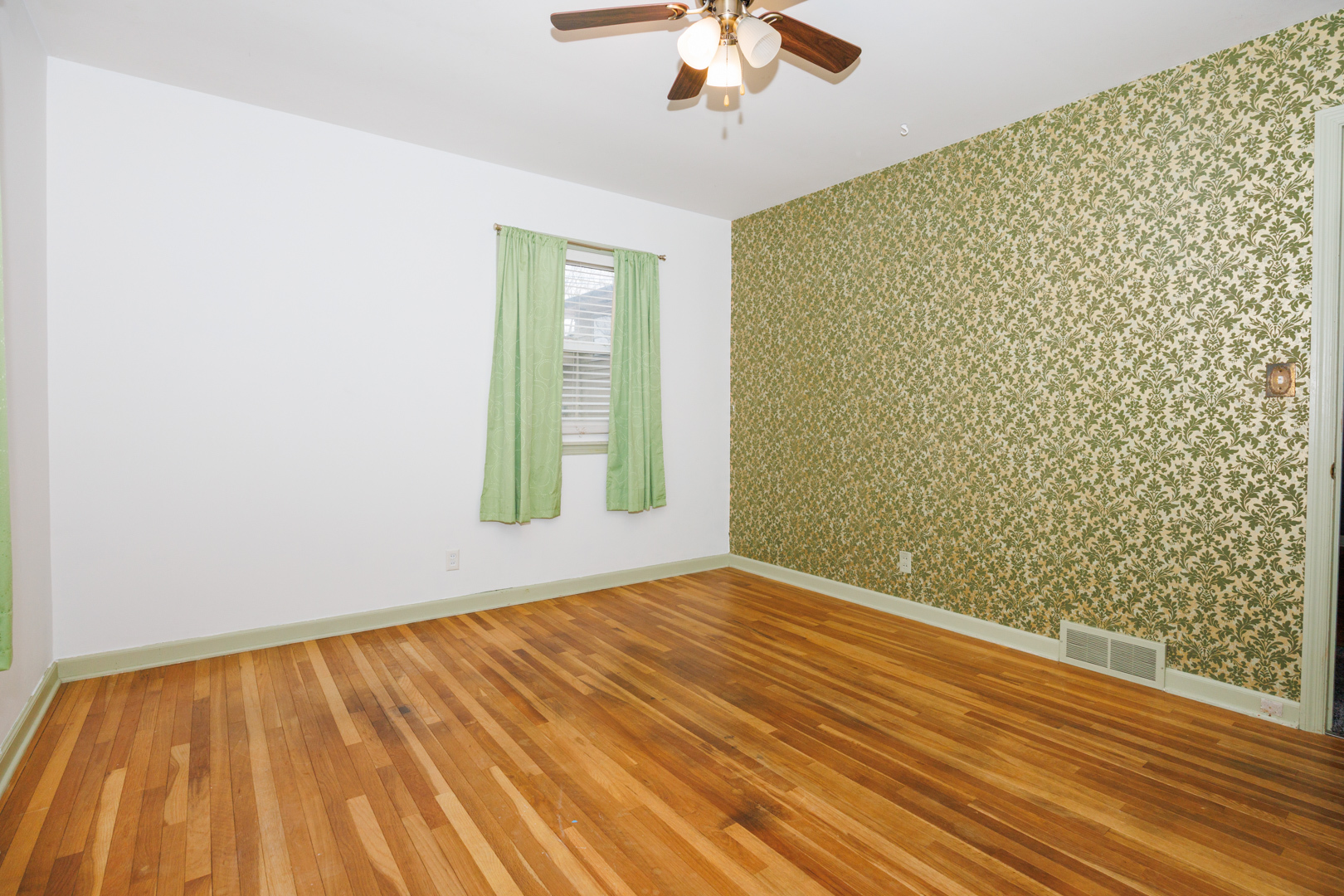 813 Highpoint Road Normal, IL 61761 - Photo 20 of 40