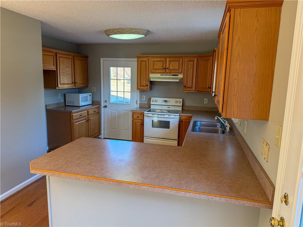 519 Salem Ridge Drive Randleman, NC 27317 - Photo 8 of 29