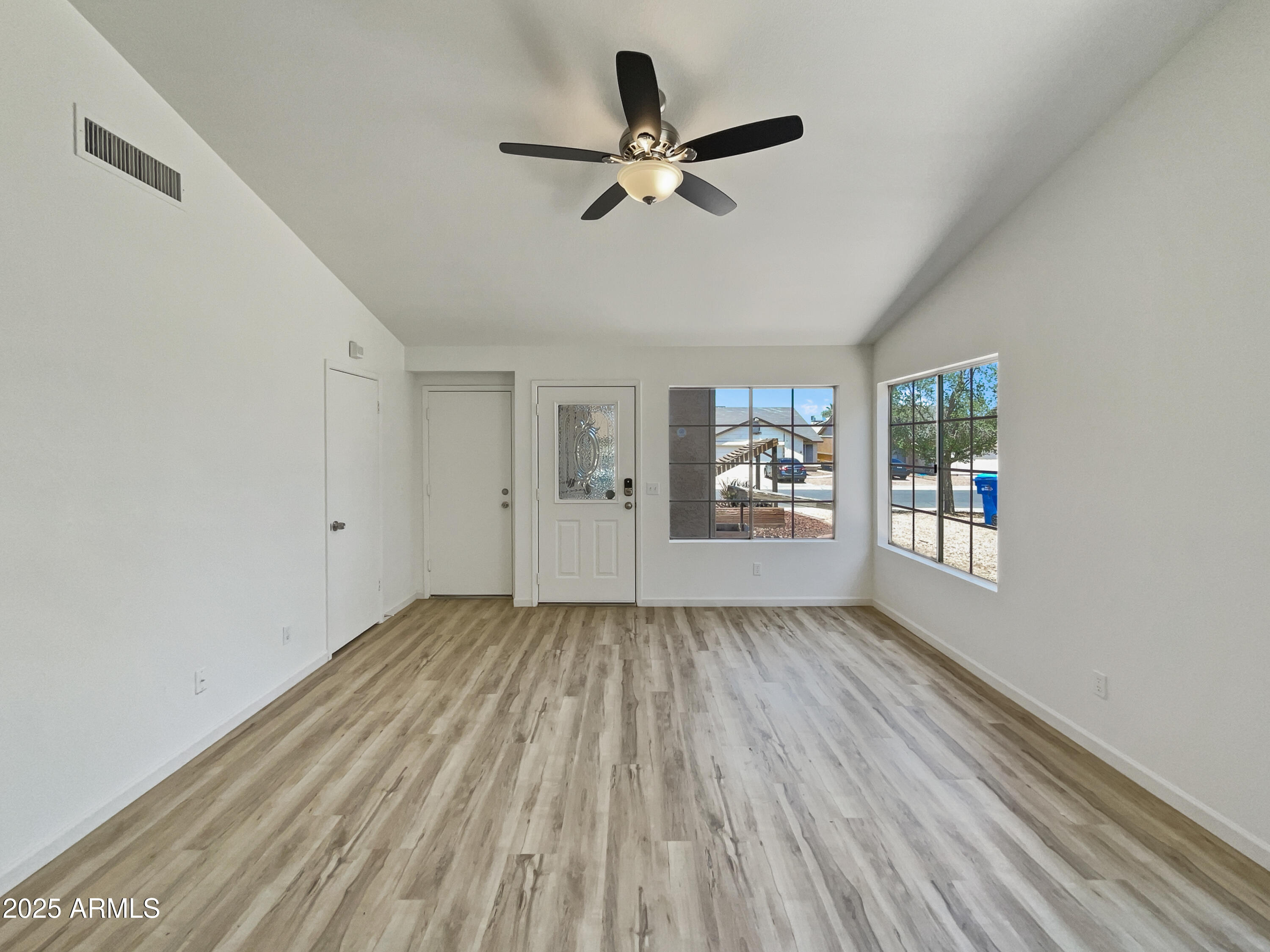 1739 East Carter Road Phoenix, AZ 85042 - Photo 3 of 18 listing_3