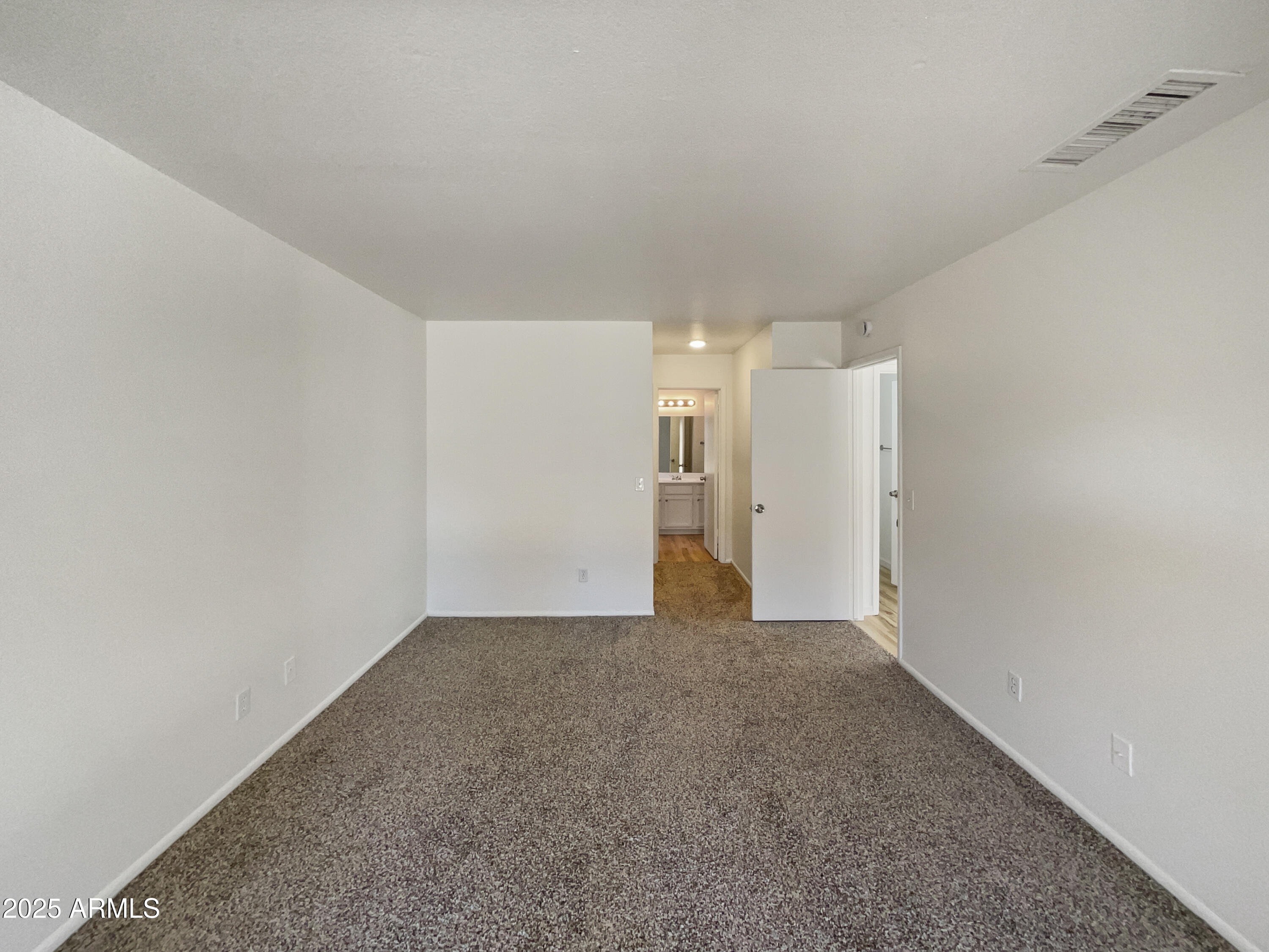1739 East Carter Road Phoenix, AZ 85042 - Photo 5 of 18 listing_5