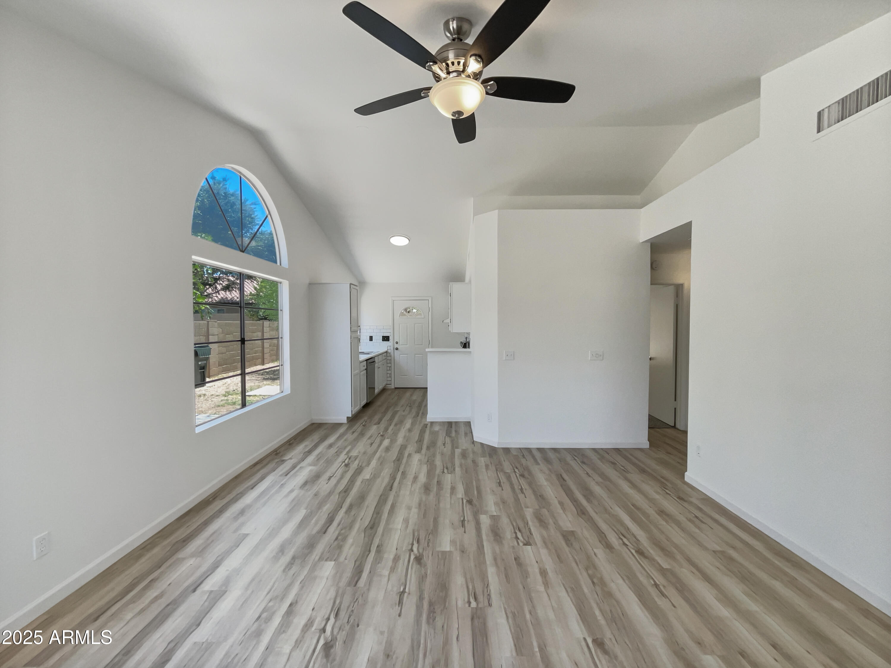 1739 East Carter Road Phoenix, AZ 85042 - Photo 9 of 18 listing_8