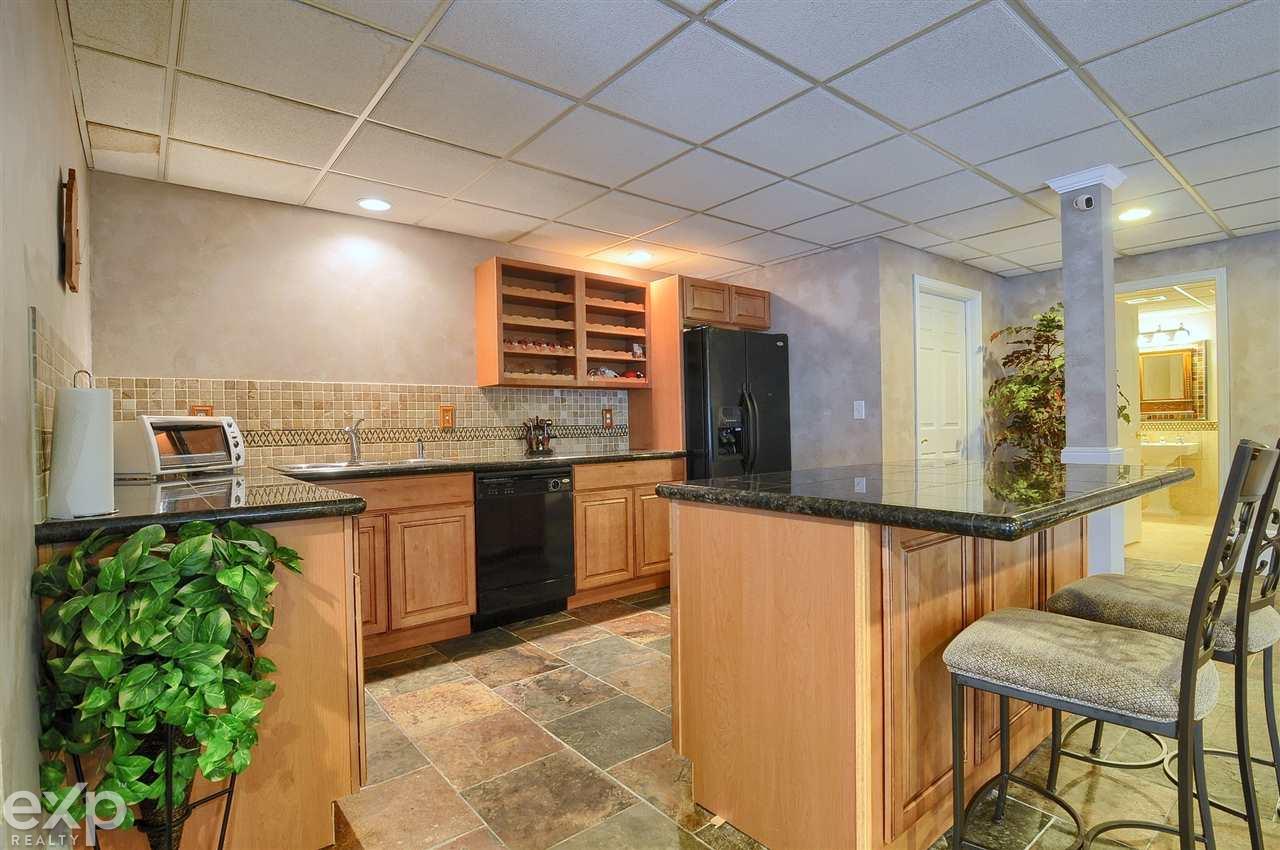 60525 Balmoral Way Rochester, MI 48306 - Photo 41 of 55 Gallery Image 41