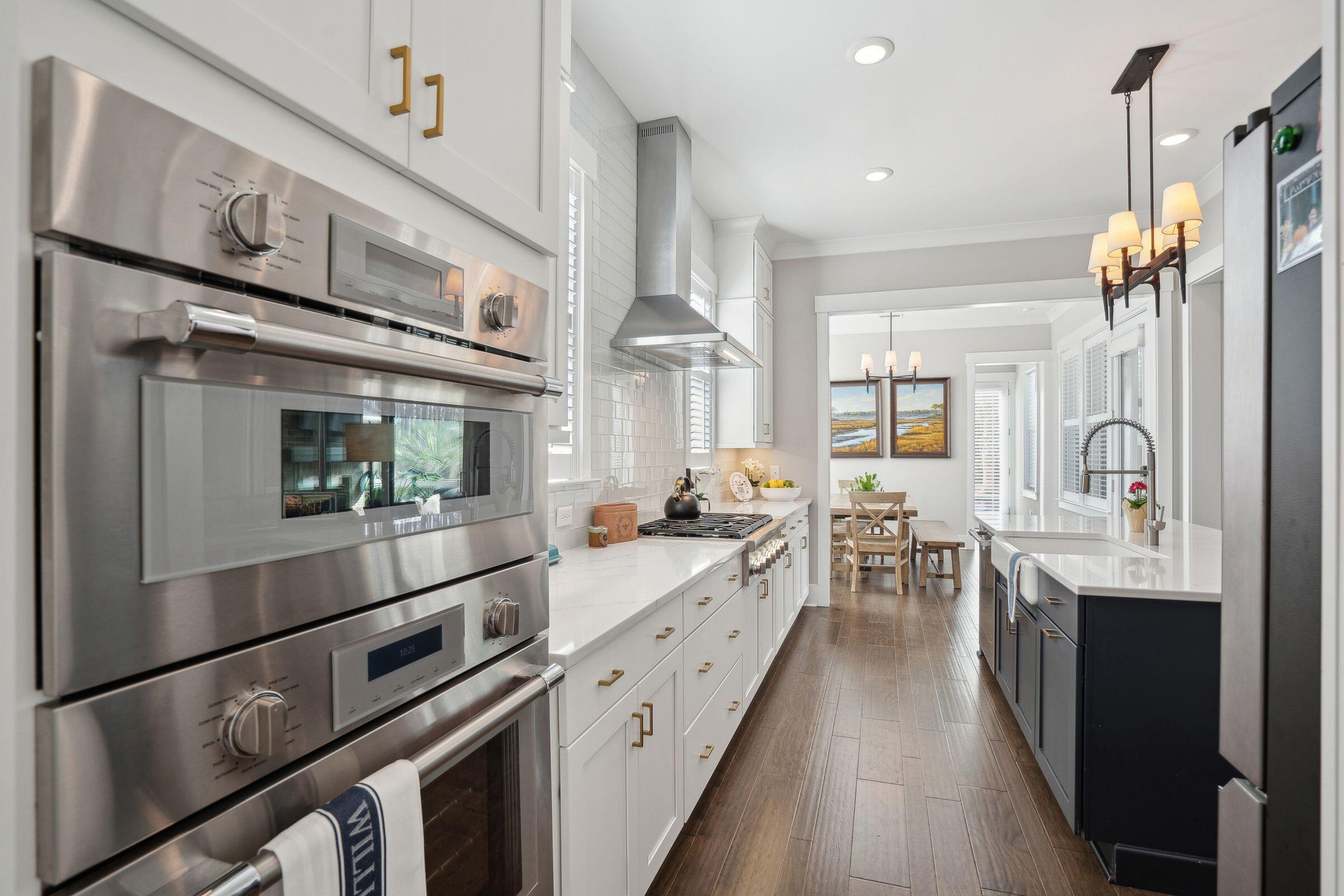 184 Clearblue Loop Summerville, SC 29486 - Photo 14 of 83 Thermador Ovens