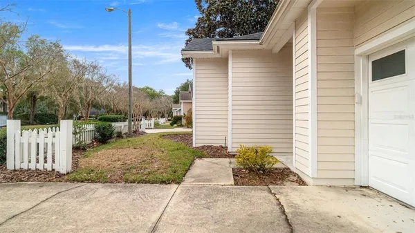 $2,700 | 9428 Southwest 39 Avenue, Gainesville, FL 32608