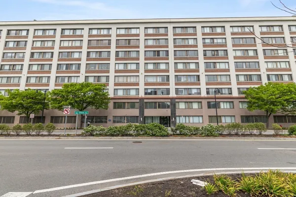 $3,900 | 169 Monsignor O'Brien Highway, Unit 702, Cambridge, MA 02141