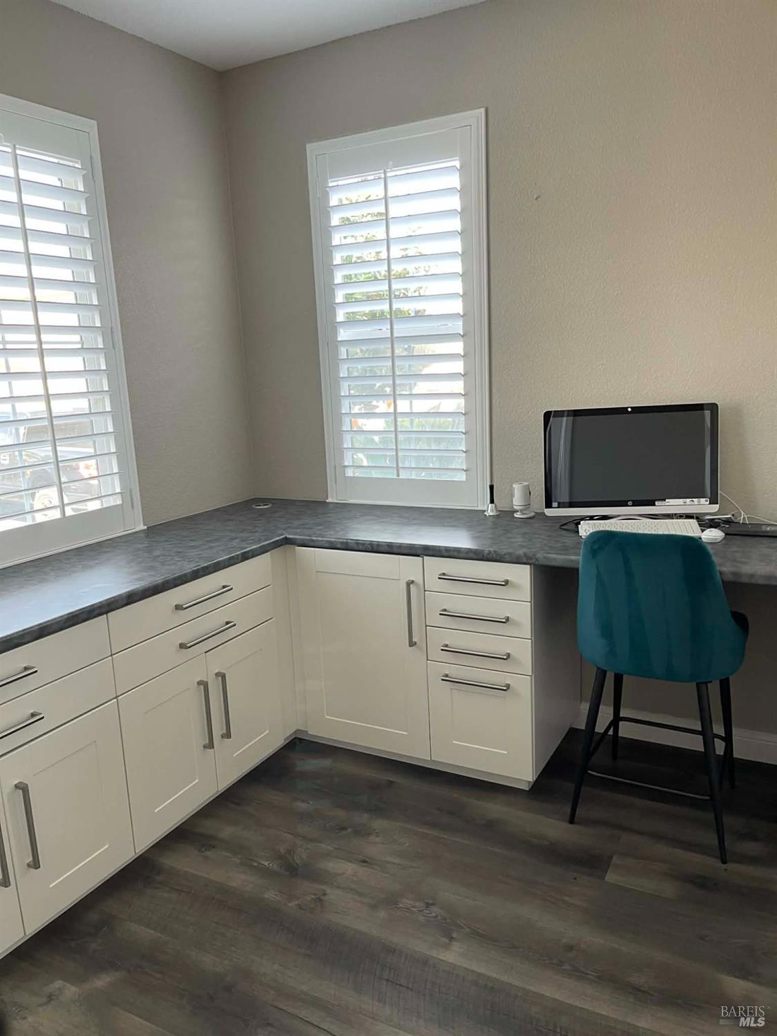 448 Cache Court Vacaville, CA 95688 - Photo 6 of 21 Office built ins