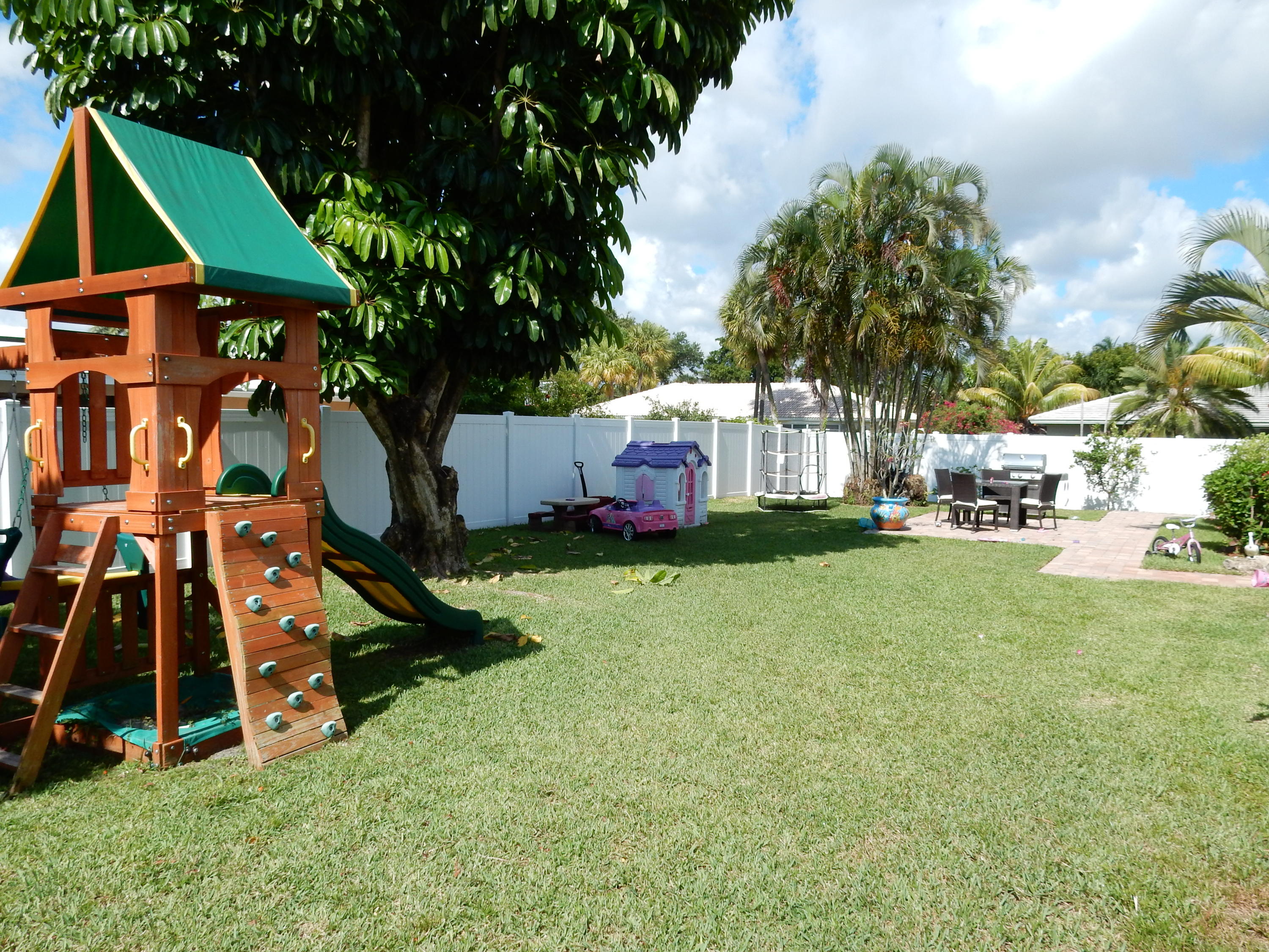1398 Southwest 13th Drive Boca Raton, FL 33486 - Photo 18 of 23 Room for Pool too!