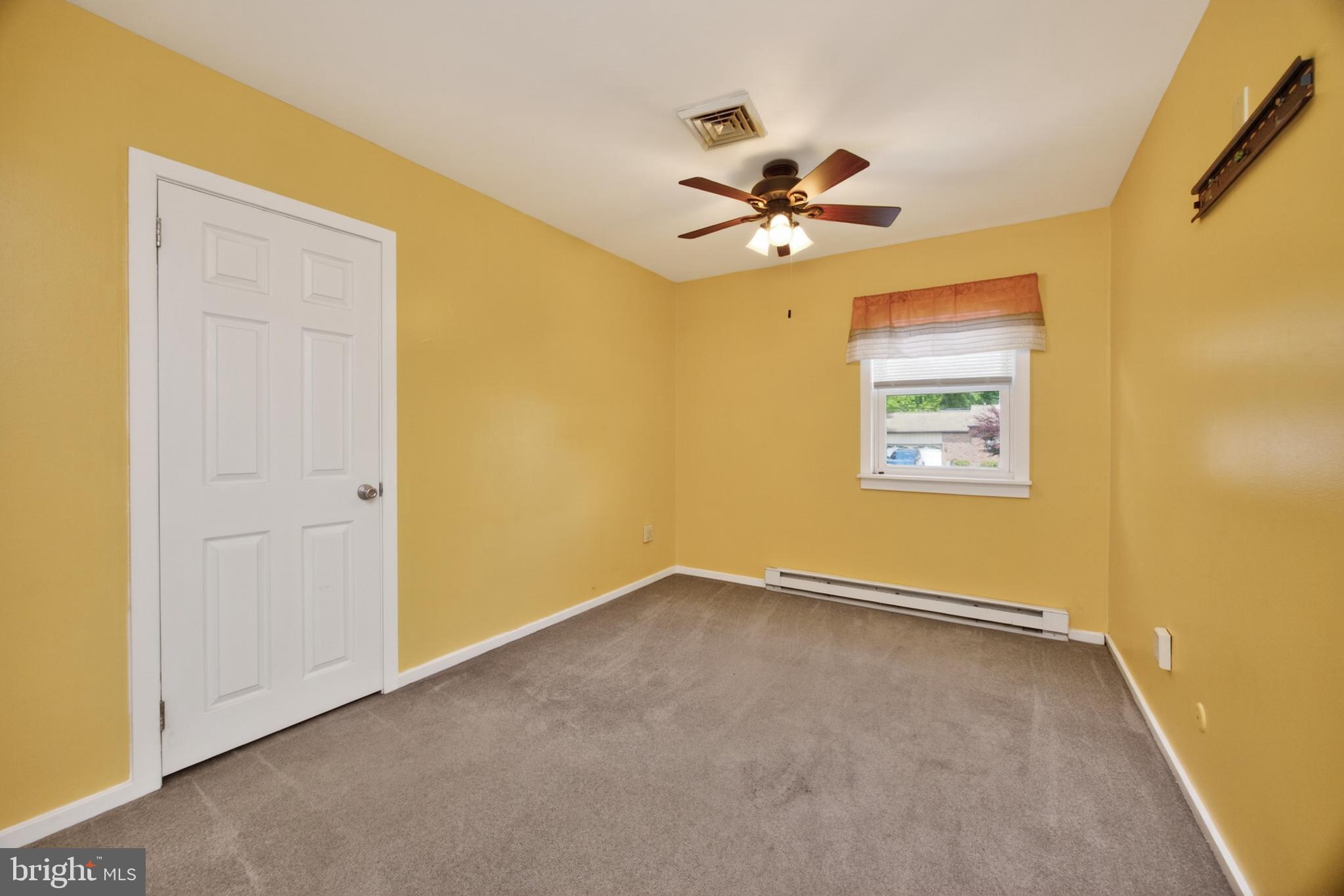 726 Claire Road Warminster, PA 18974 - Photo 19 of 36