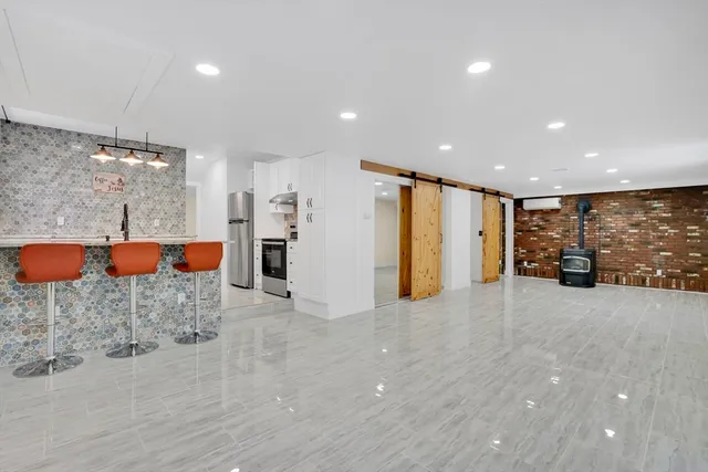 $370,000 | 288 Buck Pond Road, Westfield, MA 01085