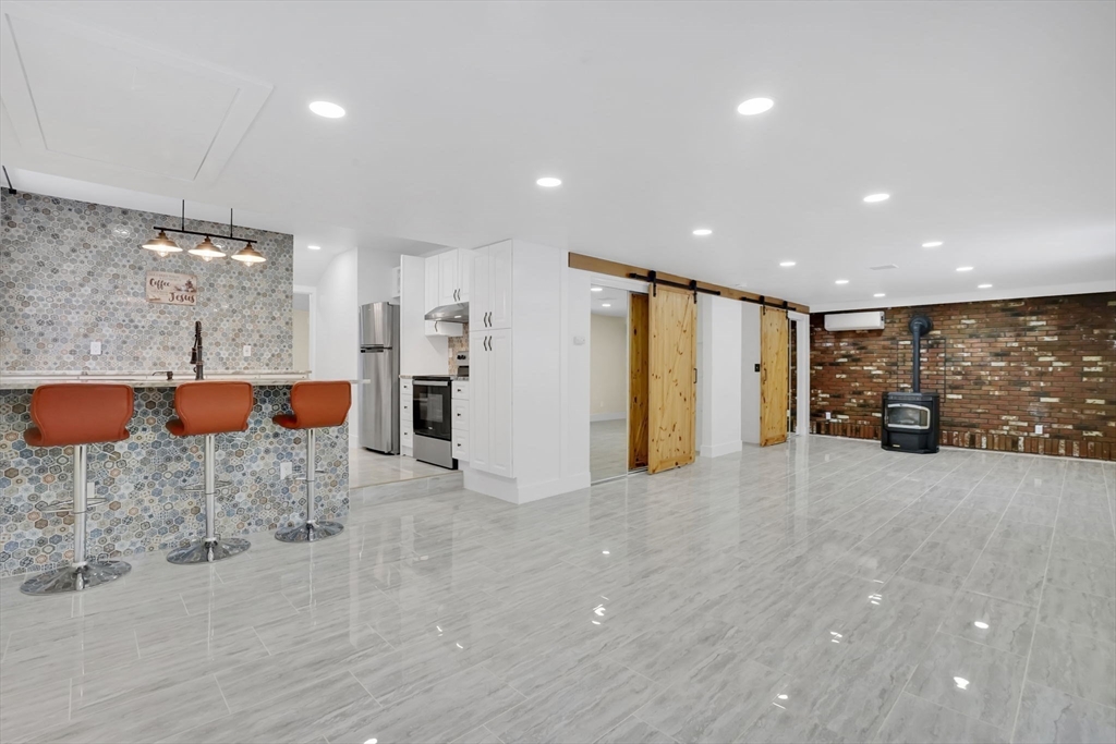 288 Buck Pond Road Westfield, MA 01085 - Photo 7 of 38