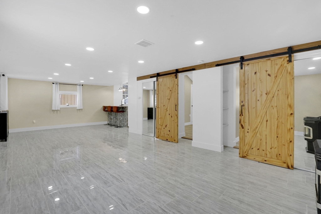 288 Buck Pond Road Westfield, MA 01085 - Photo 8 of 38