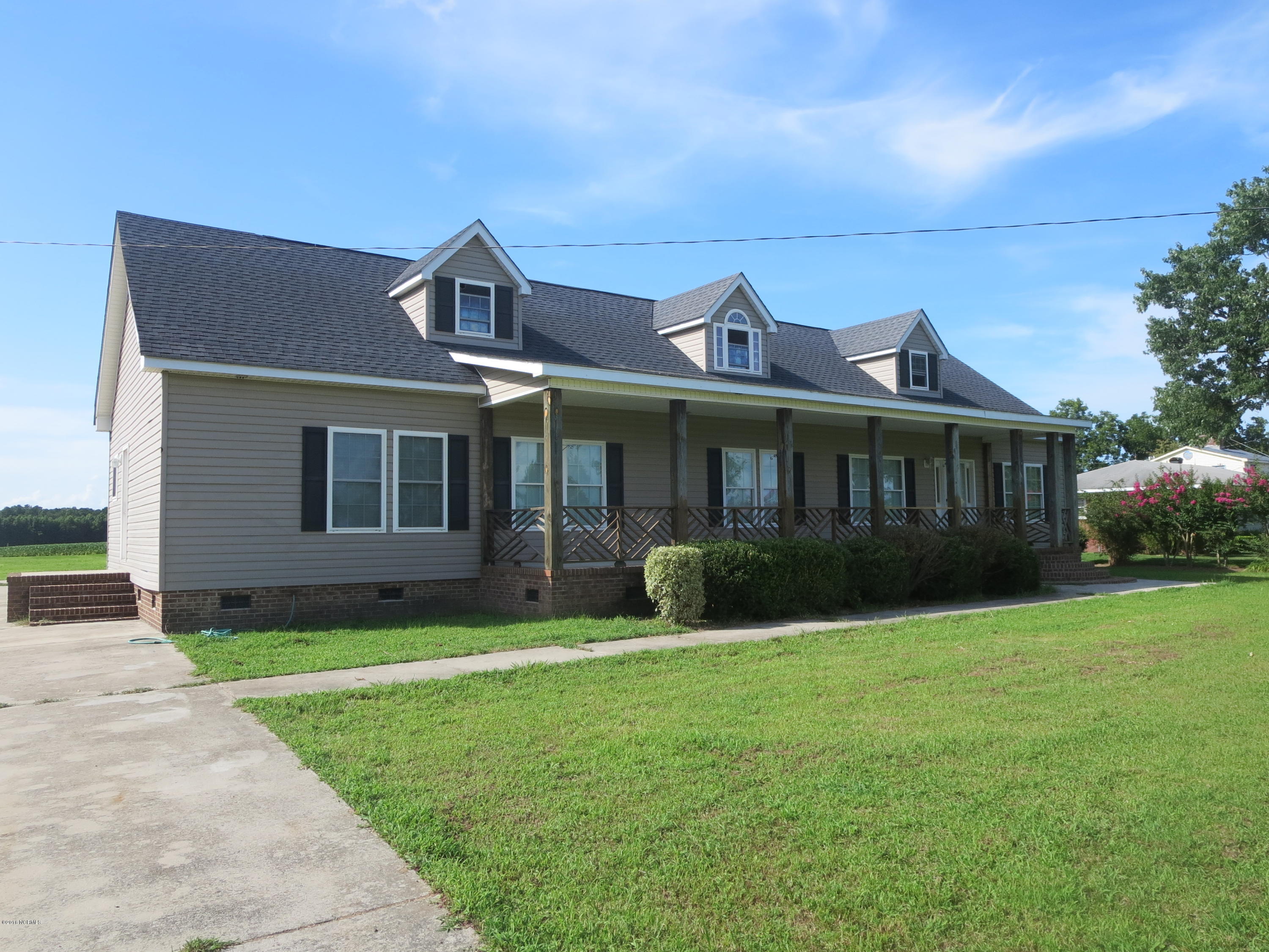 539 Wade Road Scotland Neck, NC 27874 - Photo 1 of 49 IMG_4279