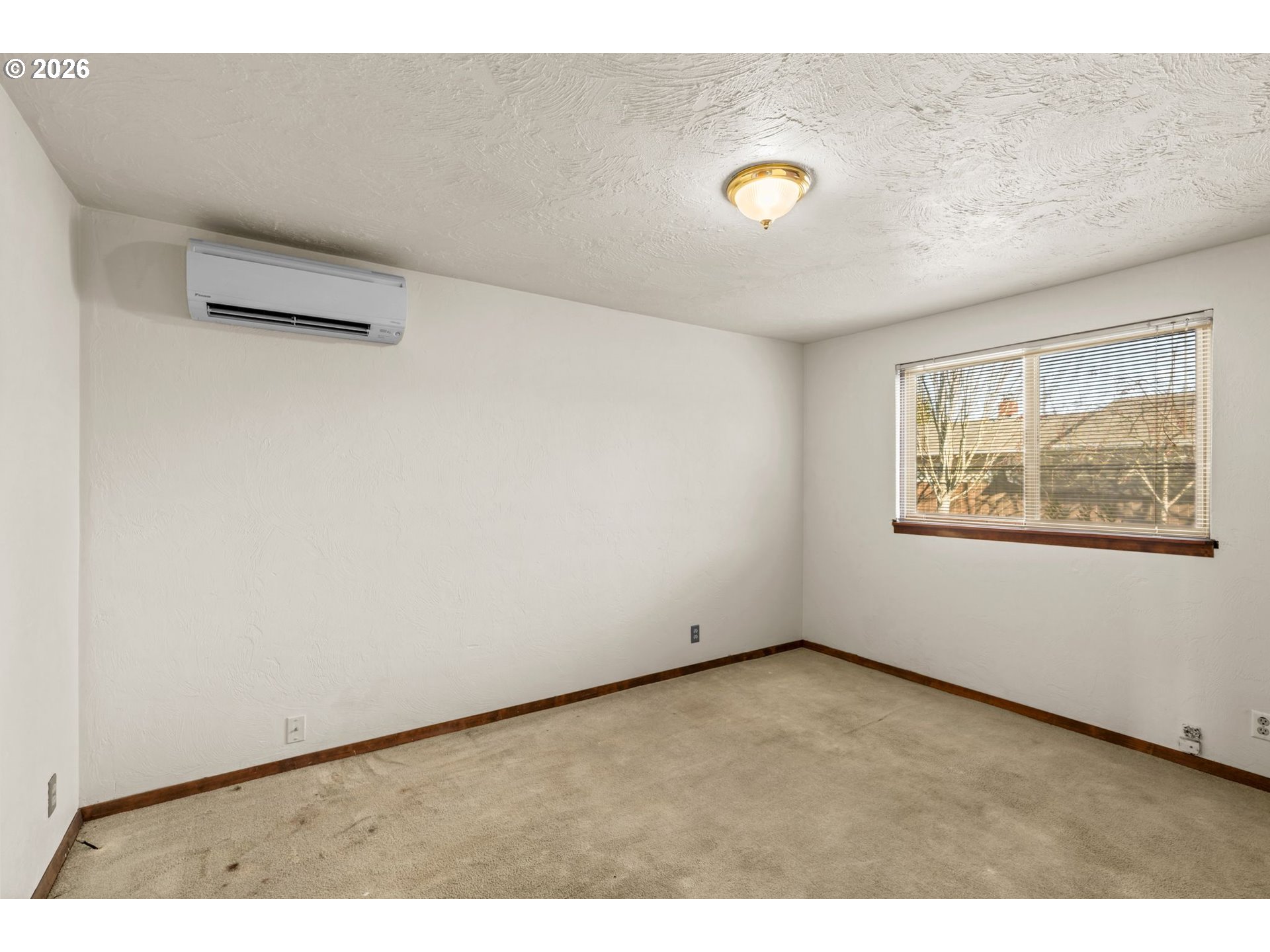1625 South Bertelsen Road Eugene, OR 97402 - Photo 19 of 34 a view of an empty room