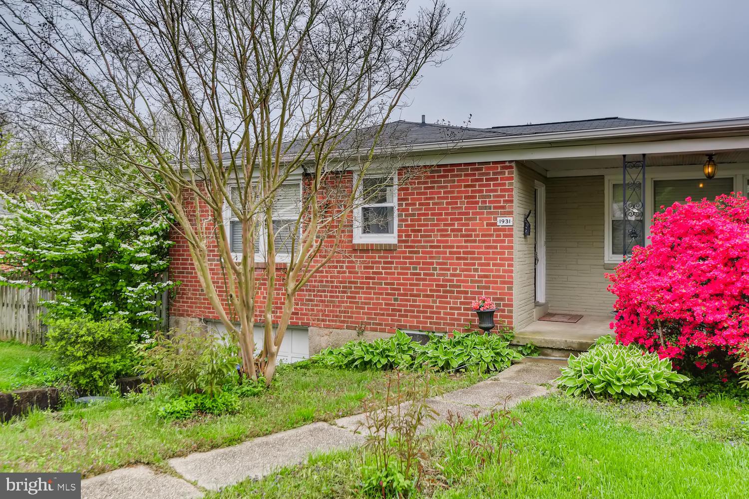 Brick Rancher in Colonial Gardens