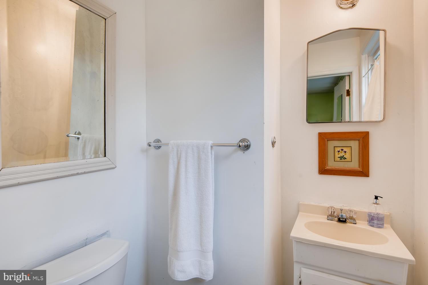 1931 Beverly Road Baltimore, MD 21228 - Photo 11 of 25 1/2 Bathroom Ensuite