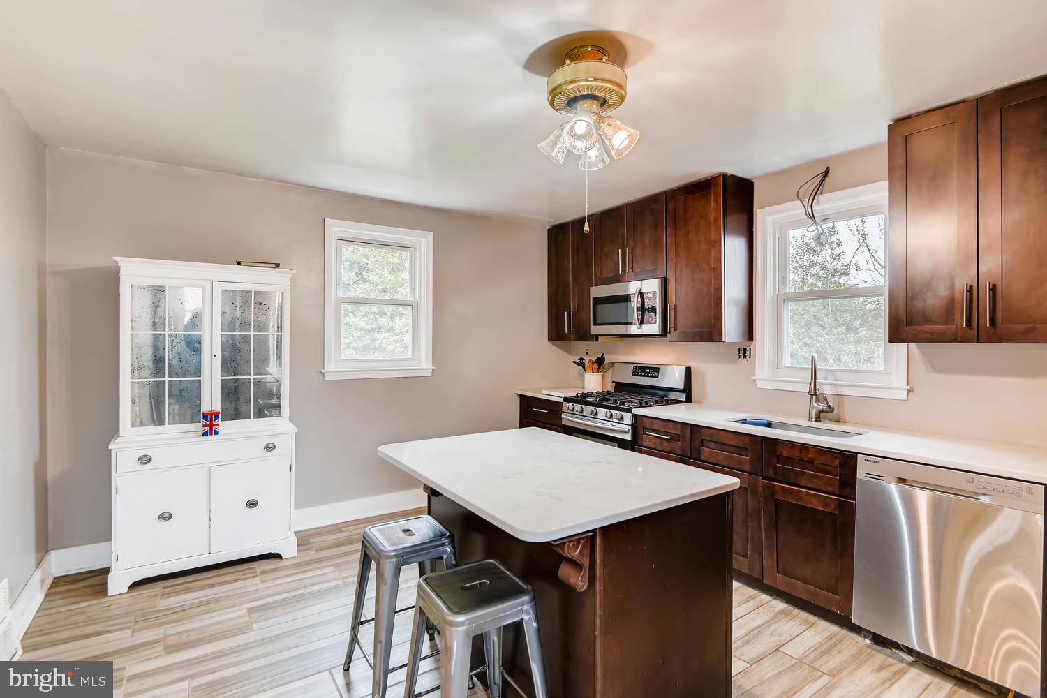1931 Beverly Road Baltimore, MD 21228 - Photo 4 of 25 Island for Prep Space