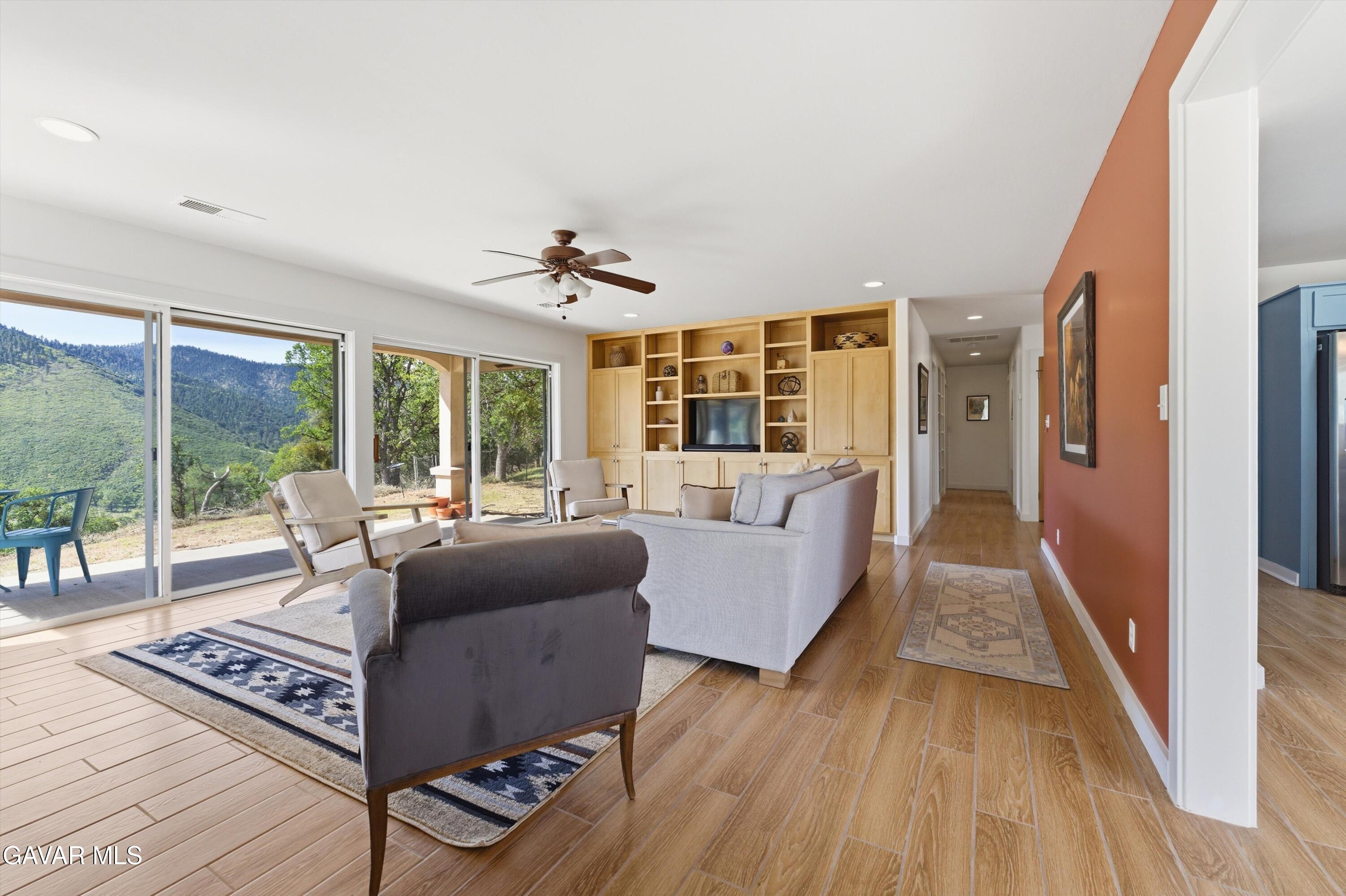 18073 Water Canyon Road Tehachapi, CA 93561 - Photo 12 of 49 12-JYP03865