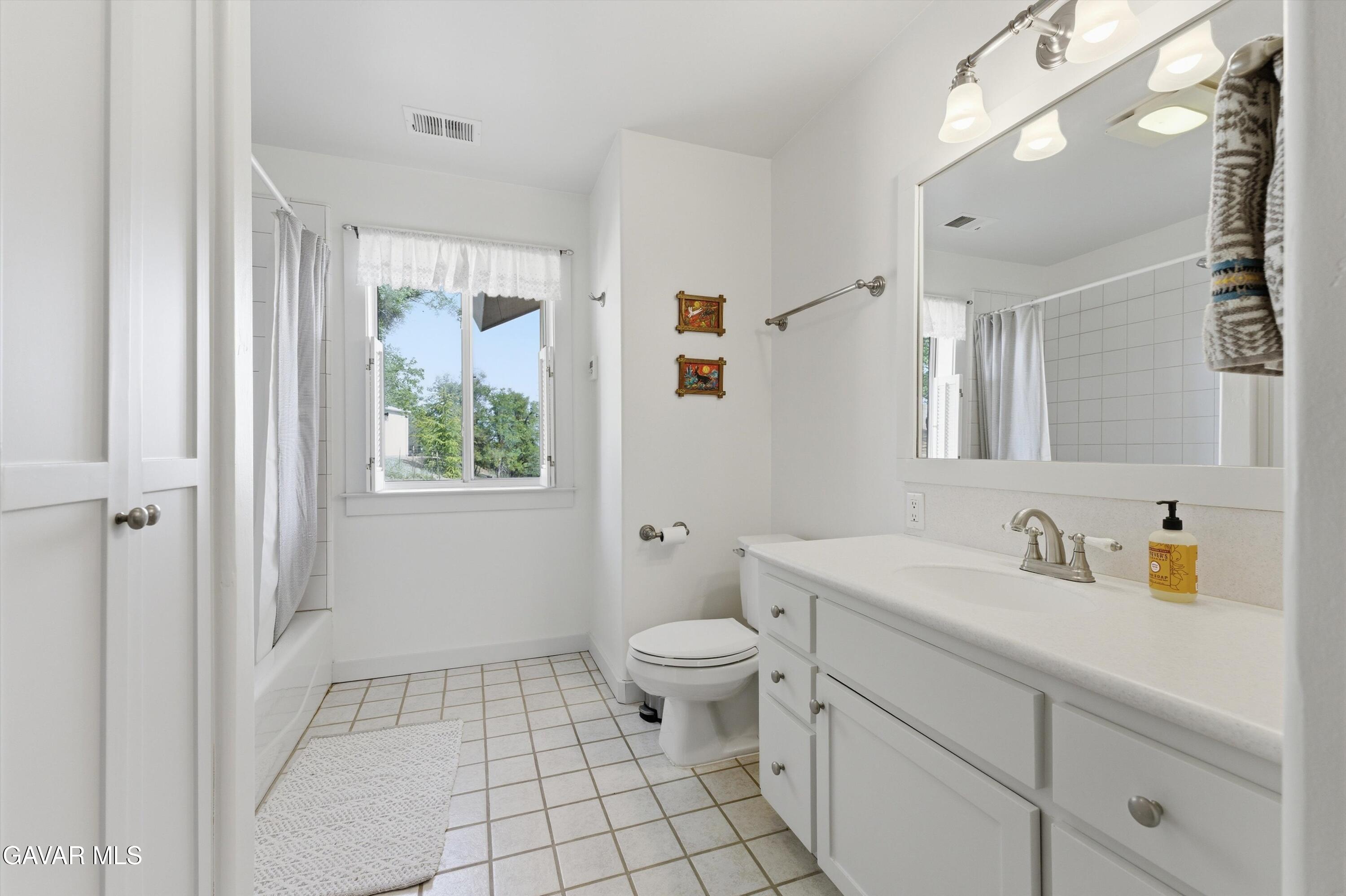 18073 Water Canyon Road Tehachapi, CA 93561 - Photo 18 of 49 18-JYP03886