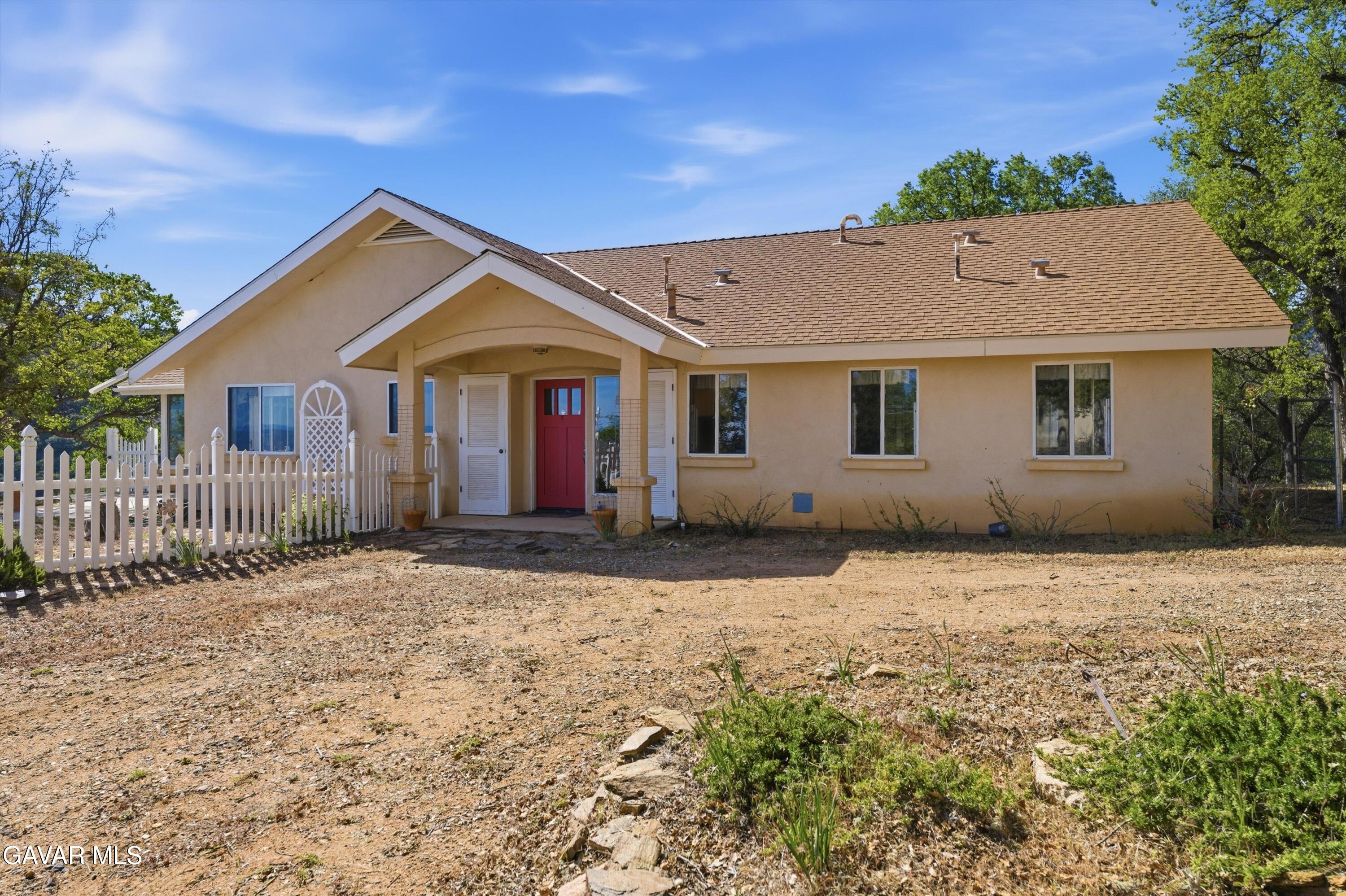 18073 Water Canyon Road Tehachapi, CA 93561 - Photo 3 of 49 02-JYP03841