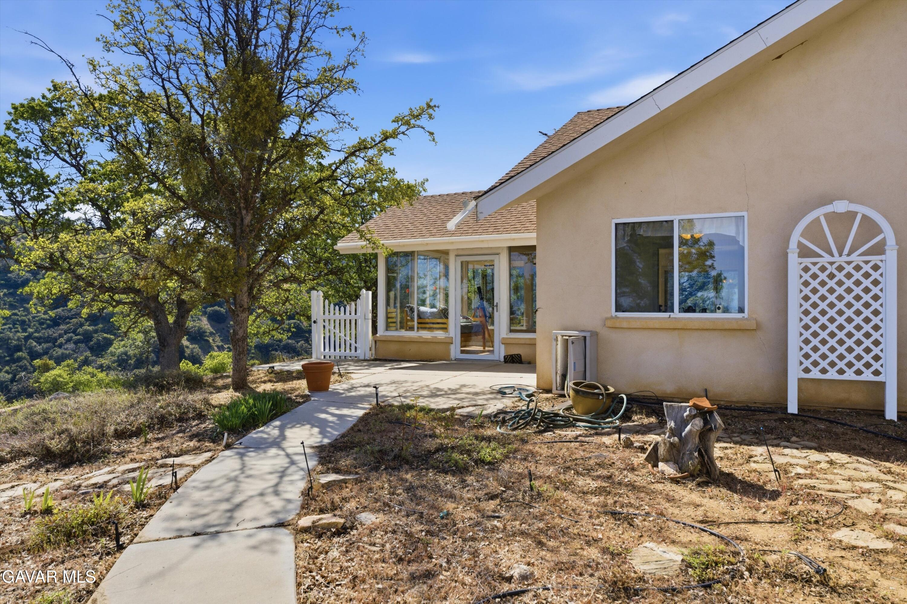 18073 Water Canyon Road Tehachapi, CA 93561 - Photo 5 of 49 04-JYP03844