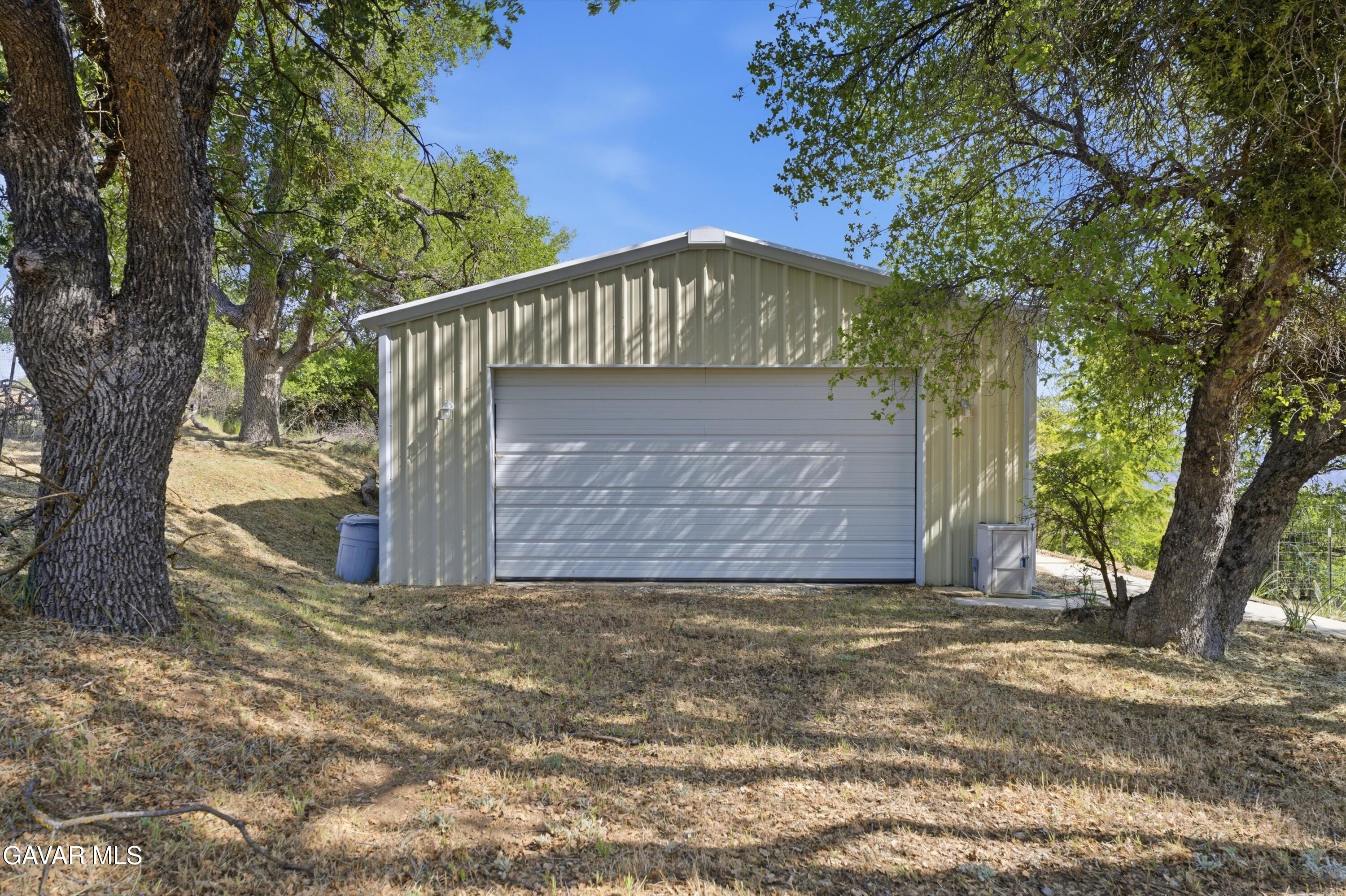 18073 Water Canyon Road Tehachapi, CA 93561 - Photo 6 of 49 05-JYP03838