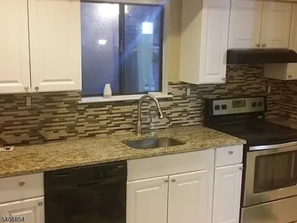 $420,000 | 124 Bluebird Drive, Unit 3D, Hillsborough, NJ 08844