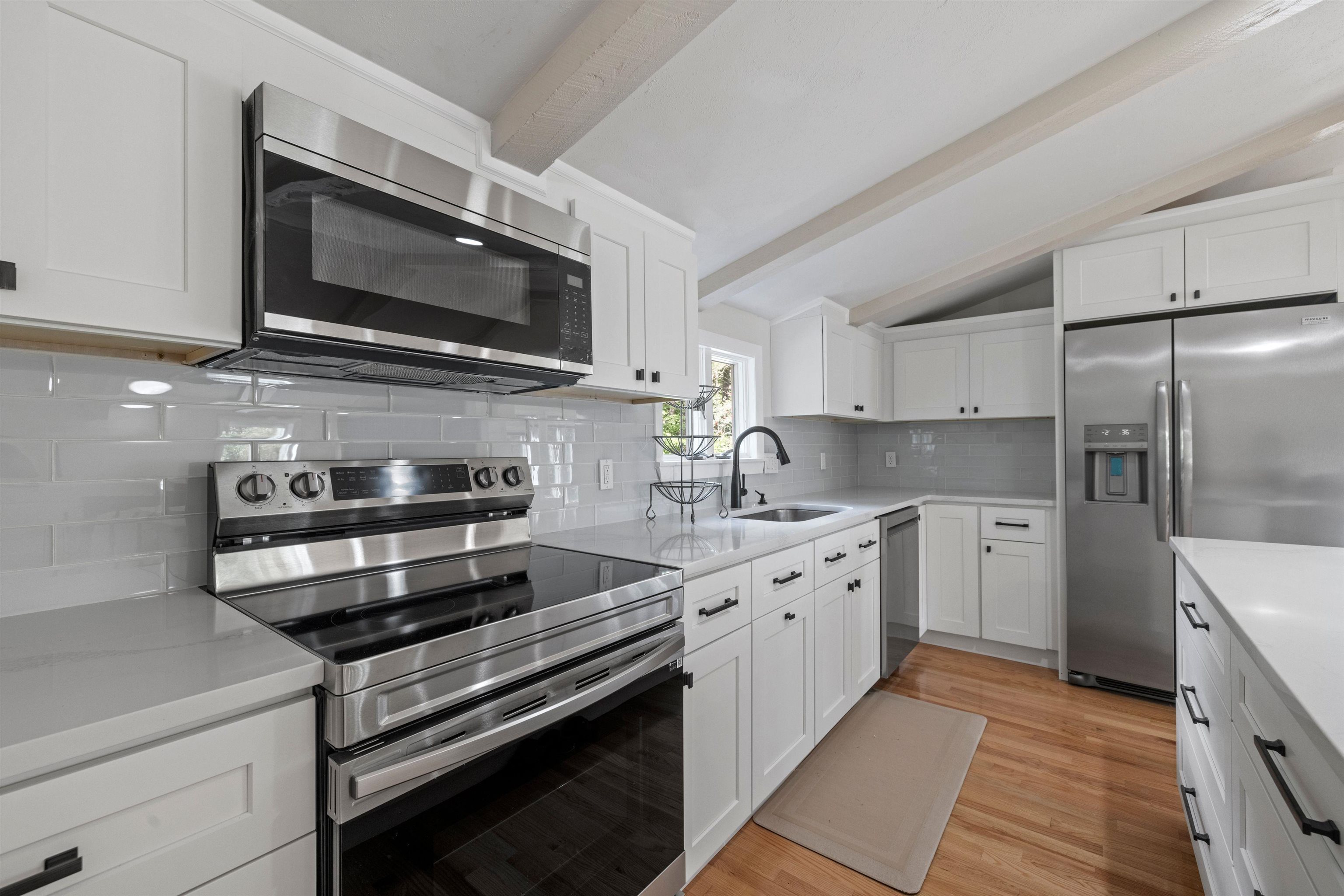 72 Shore Road Gilford, NH 03249 - Photo 7 of 39