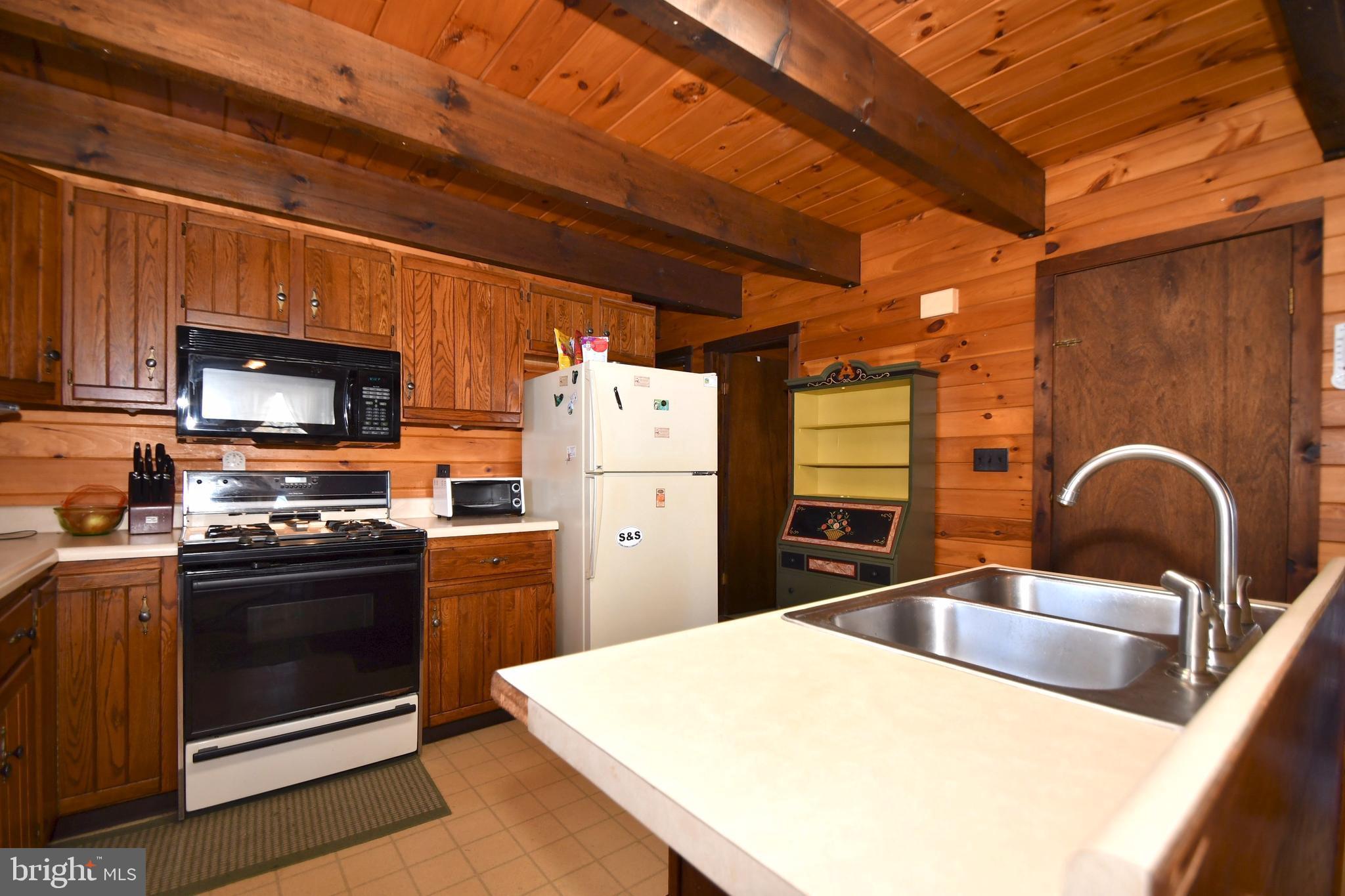 175 Newcomer Road Windsor, PA 17366 - Photo 17 of 30 Kitchen