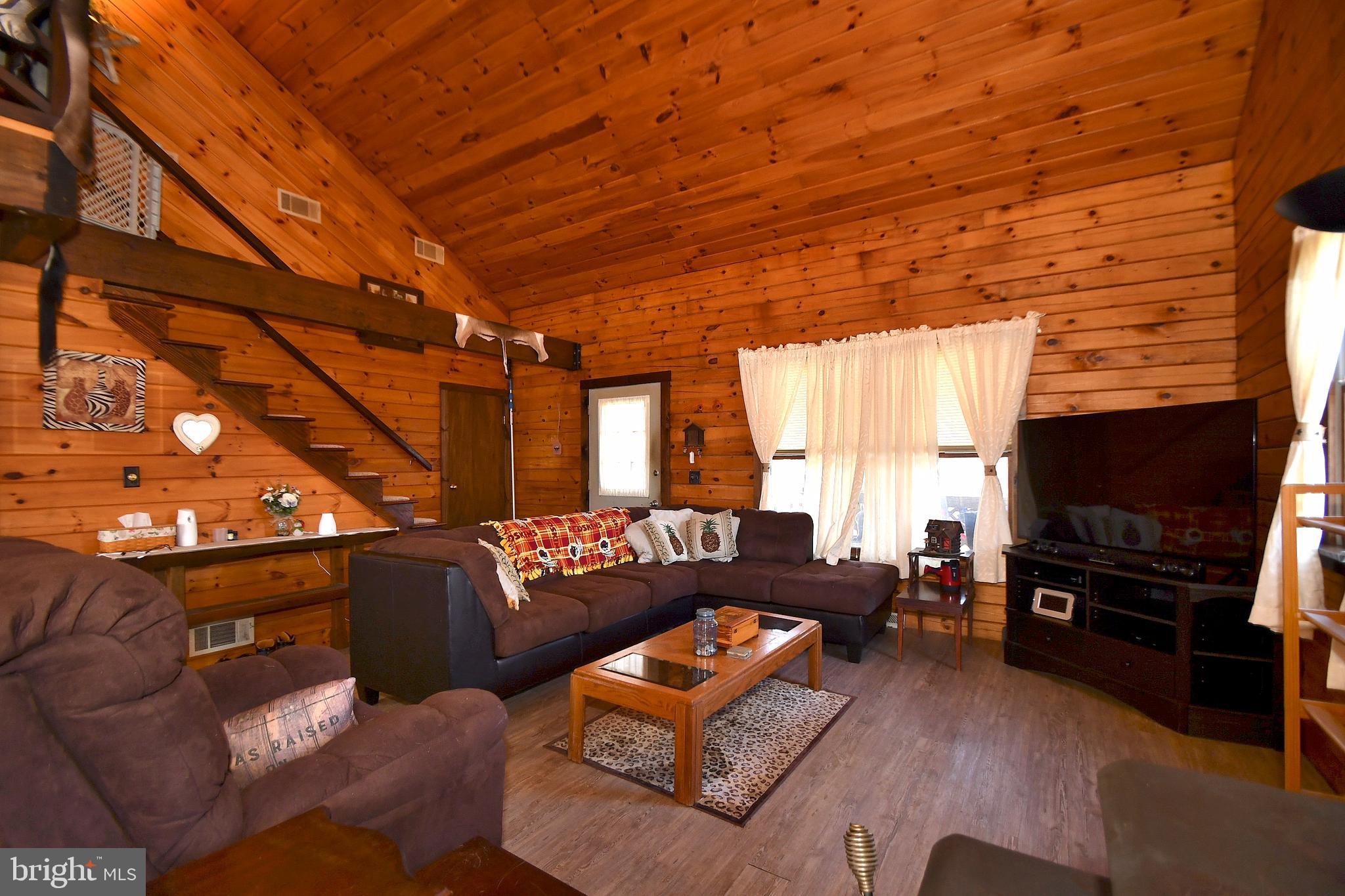 175 Newcomer Road Windsor, PA 17366 - Photo 21 of 30 Living Room