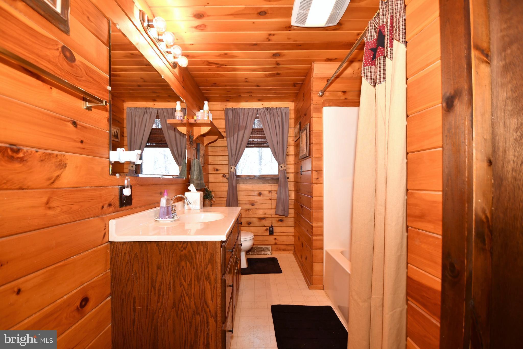175 Newcomer Road Windsor, PA 17366 - Photo 26 of 30 Bath