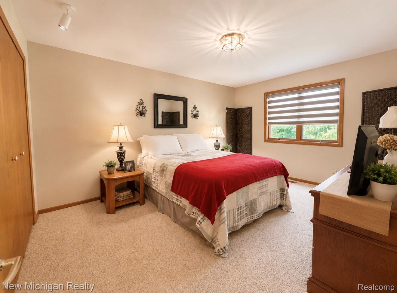 7156 East River Road Flushing, MI 48433 - Photo 21 of 35 Bedroom