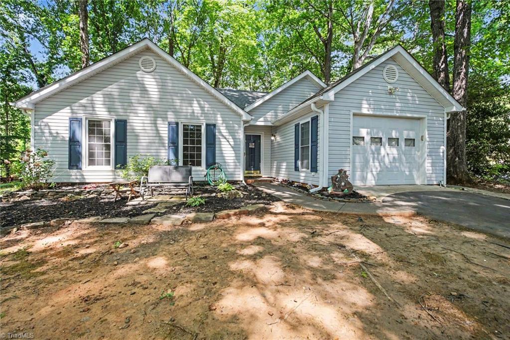 9520 Jefferson Valley Drive Rural Hall, NC 27045 - Photo 2 of 27