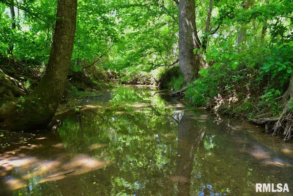 $47,000 | 2 Robinson Hill Road, Stonefort, IL 62987