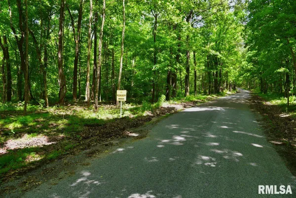 $47,000 | 2 Robinson Hill Road, Stonefort, IL 62987