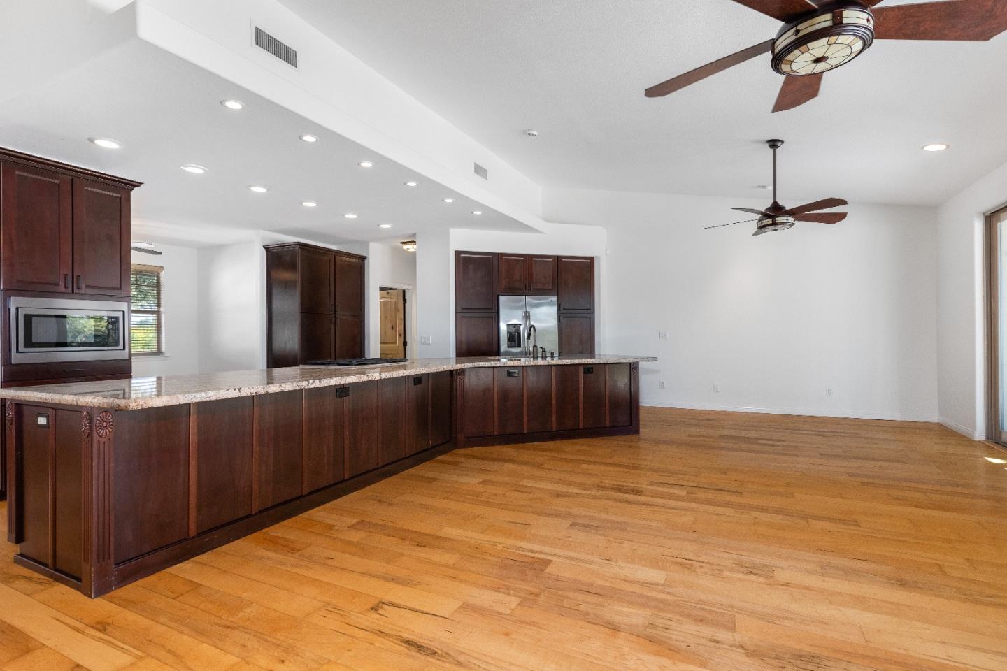 653 Red Cloud Road Paso Robles, CA 93446 - Photo 12 of 57 Gallery Image 12