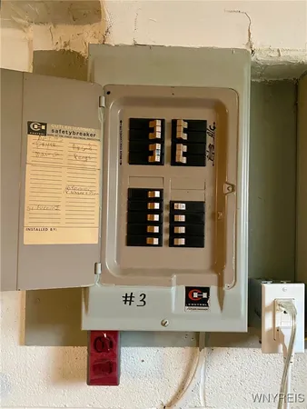 $155,900 | 105 Old Lyme Drive, Unit 3, Amherst, NY 14221