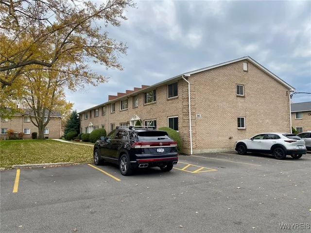 $163,900 | 105 Old Lyme Drive, Unit 3, Amherst, NY 14221