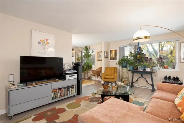 $163,900 | 105 Old Lyme Drive, Unit 3, Amherst, NY 14221