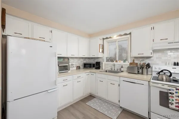 $155,900 | 105 Old Lyme Drive, Unit 3, Amherst, NY 14221