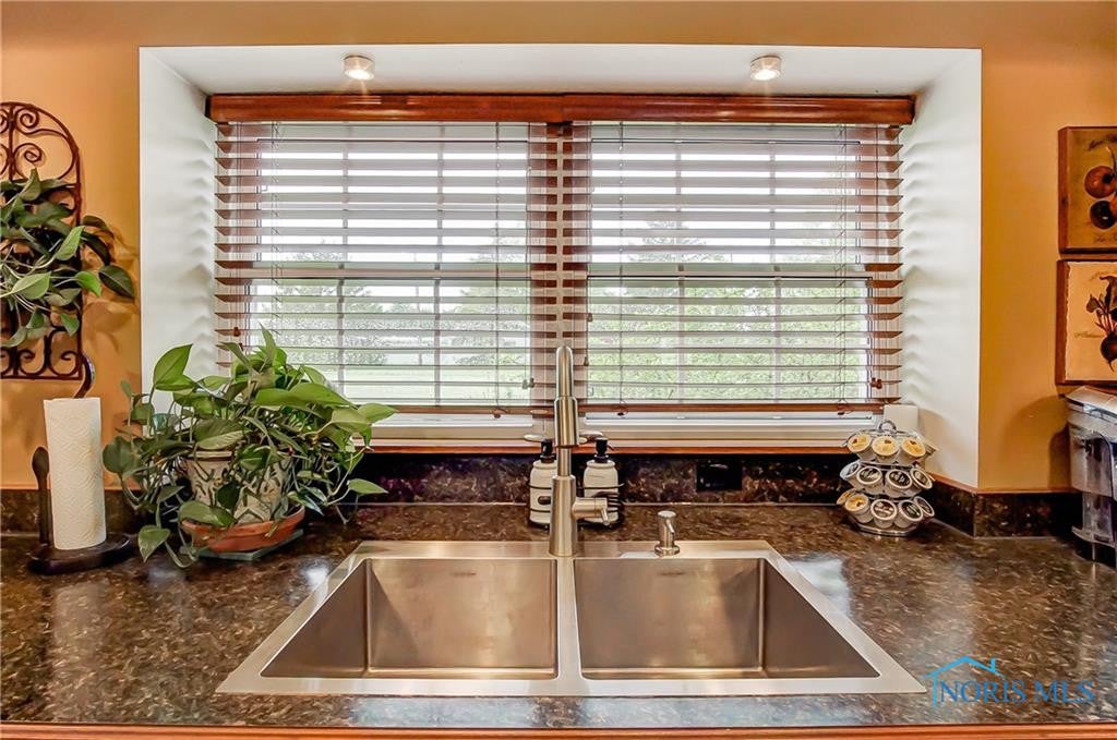 6620 Brown Road Oregon, OH 43616 - Photo 8 of 35 Gallery Image 8