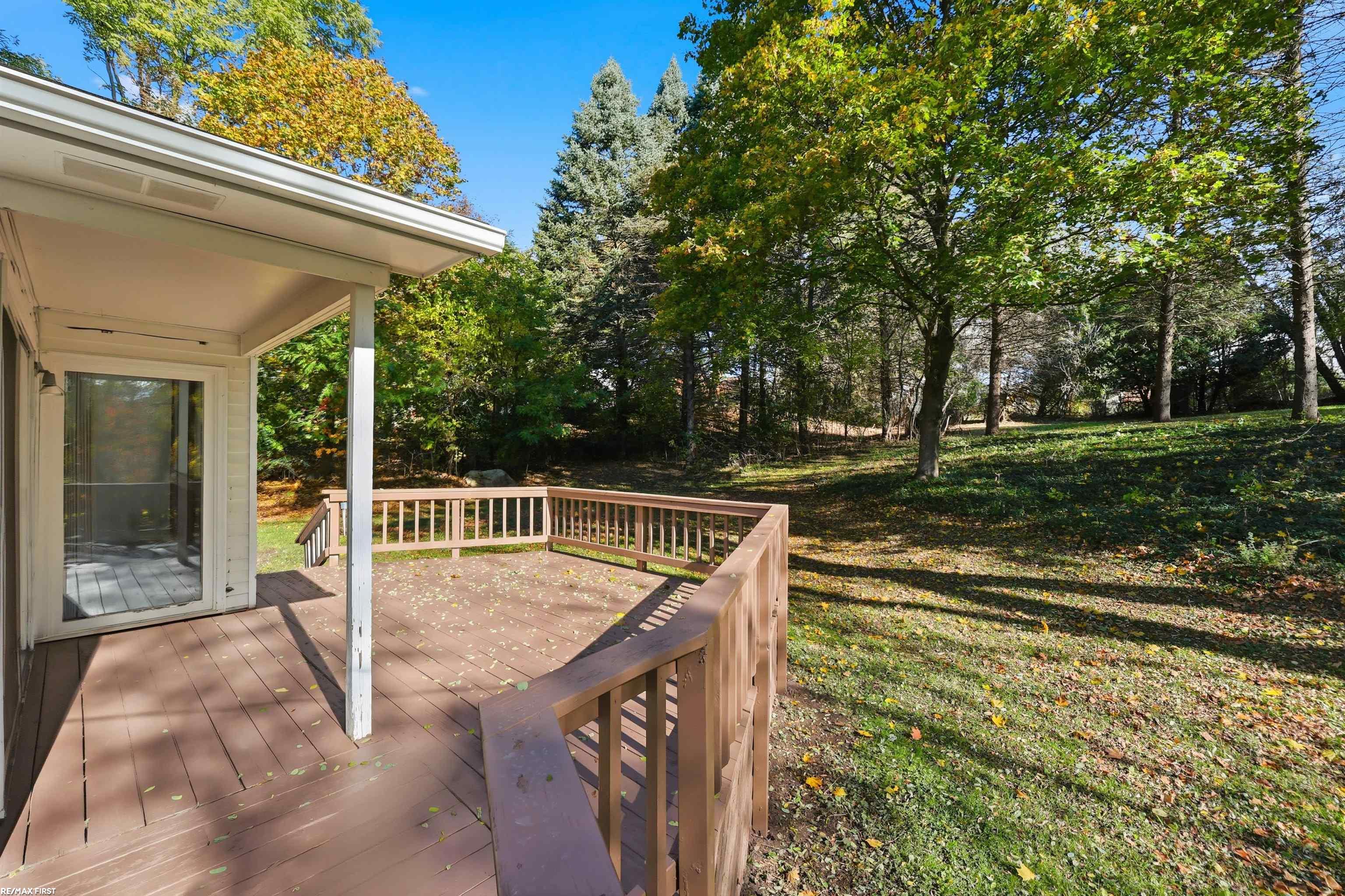 1901 Orion Road Oakland, MI 48363 - Photo 5 of 40 50192328-f37d9845-939e-4367-a7ee-0fa22e941943.JPG