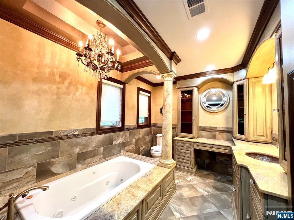 610 Glasmere Road Mahwah, NJ 07430 - Photo 11 of 46