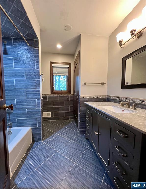 610 Glasmere Road Mahwah, NJ 07430 - Photo 13 of 46