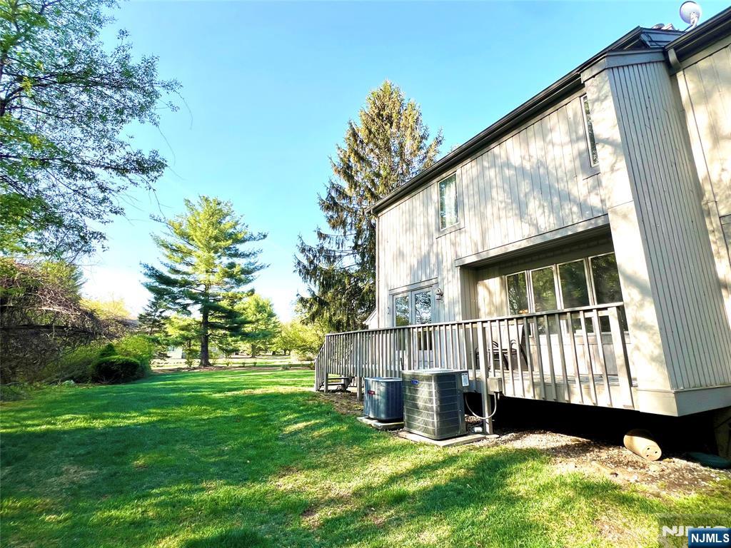 610 Glasmere Road Mahwah, NJ 07430 - Photo 25 of 46