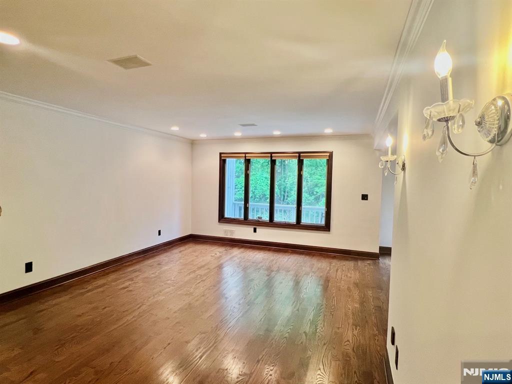 610 Glasmere Road Mahwah, NJ 07430 - Photo 35 of 46