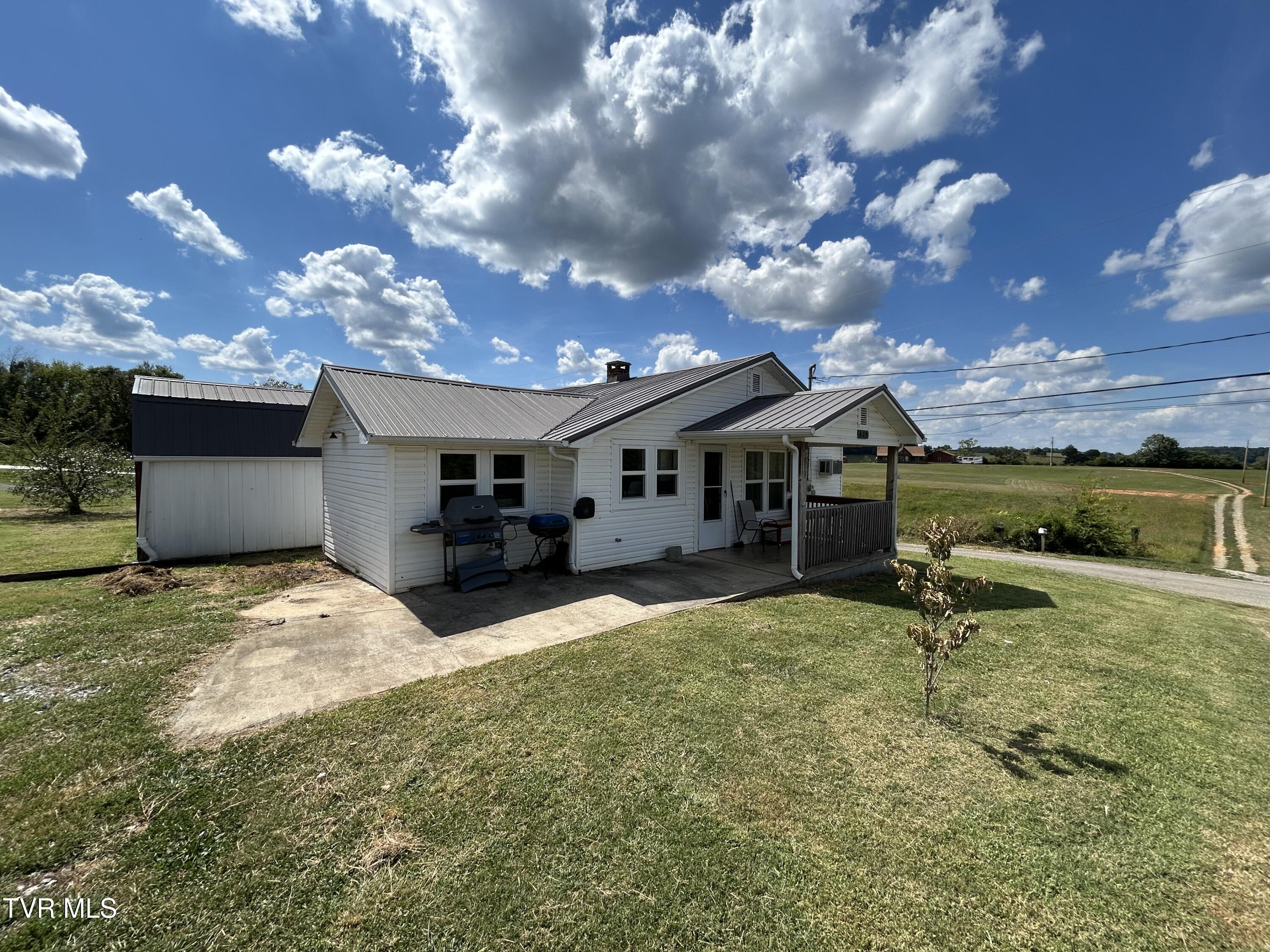 479 Pigeon Creek Road Greeneville, TN 37743 - Photo 1 of 32 IMG_3654