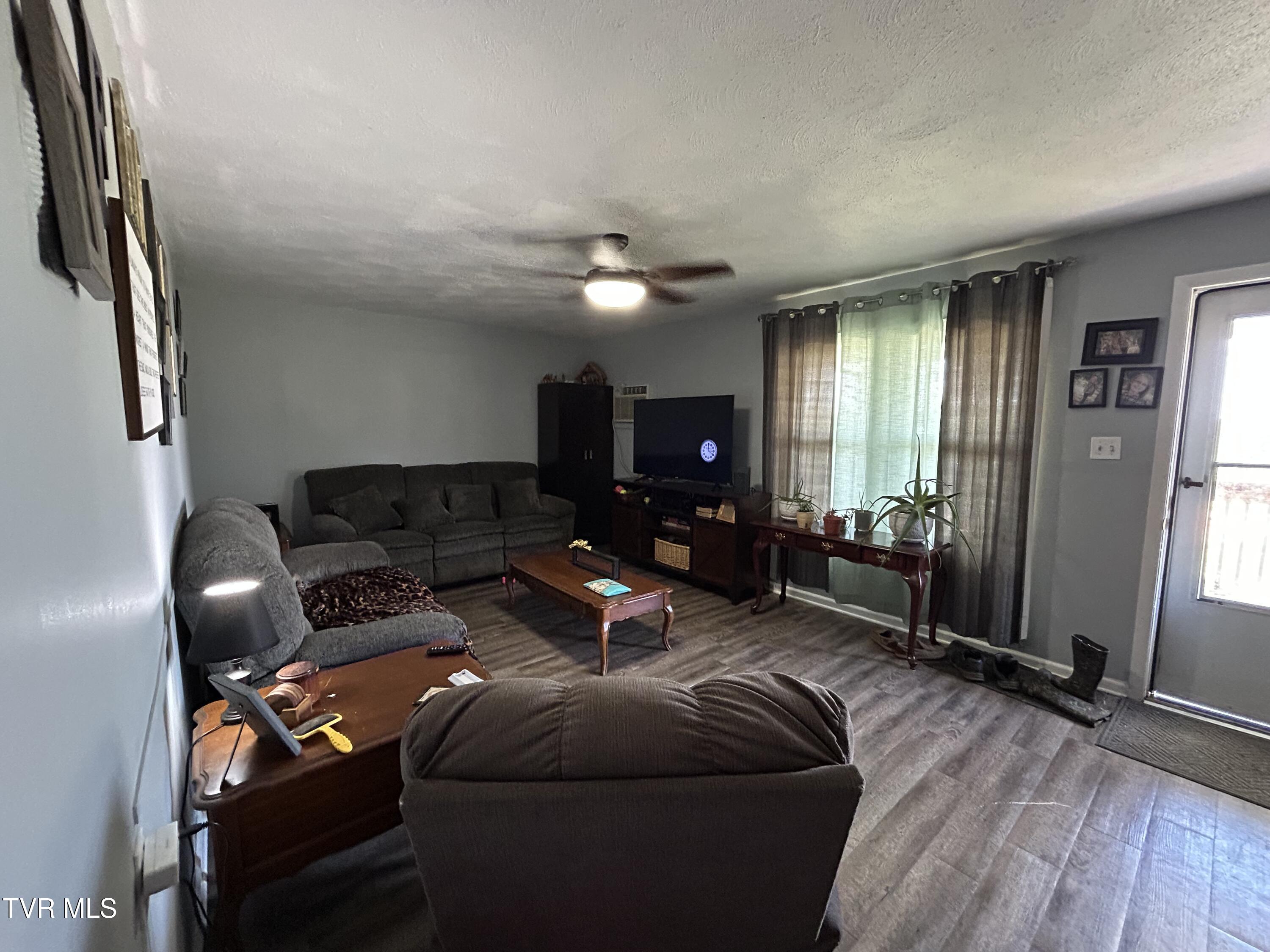 479 Pigeon Creek Road Greeneville, TN 37743 - Photo 5 of 32 IMG_3603