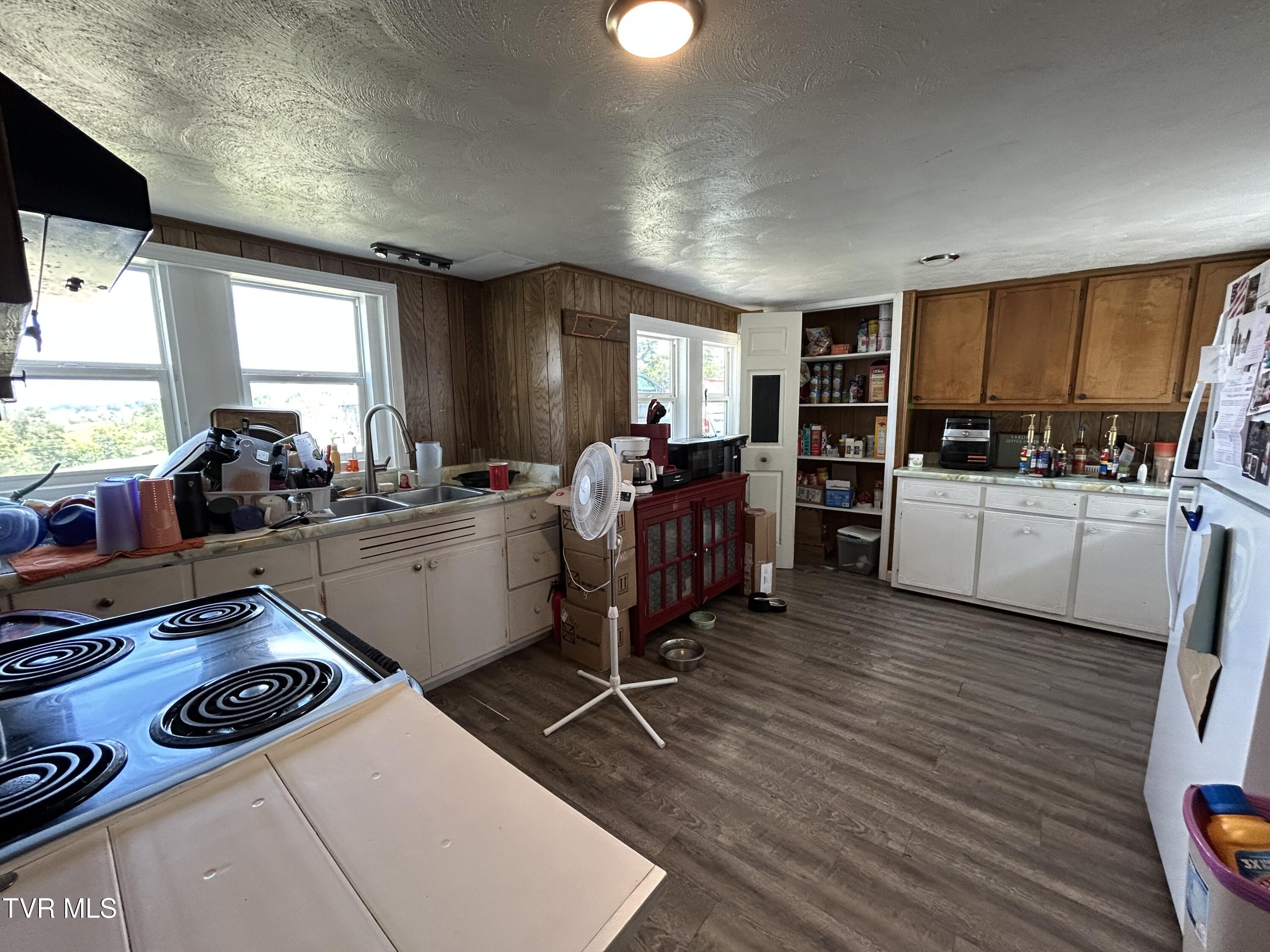 479 Pigeon Creek Road Greeneville, TN 37743 - Photo 7 of 32 IMG_3605